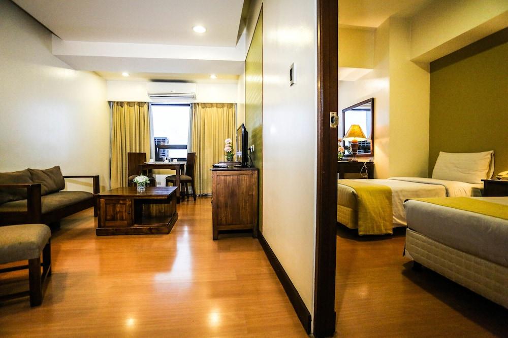 The Malayan Plaza Hotel Pasig City Dış mekan fotoğraf