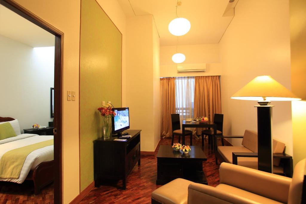 The Malayan Plaza Hotel Pasig City Dış mekan fotoğraf