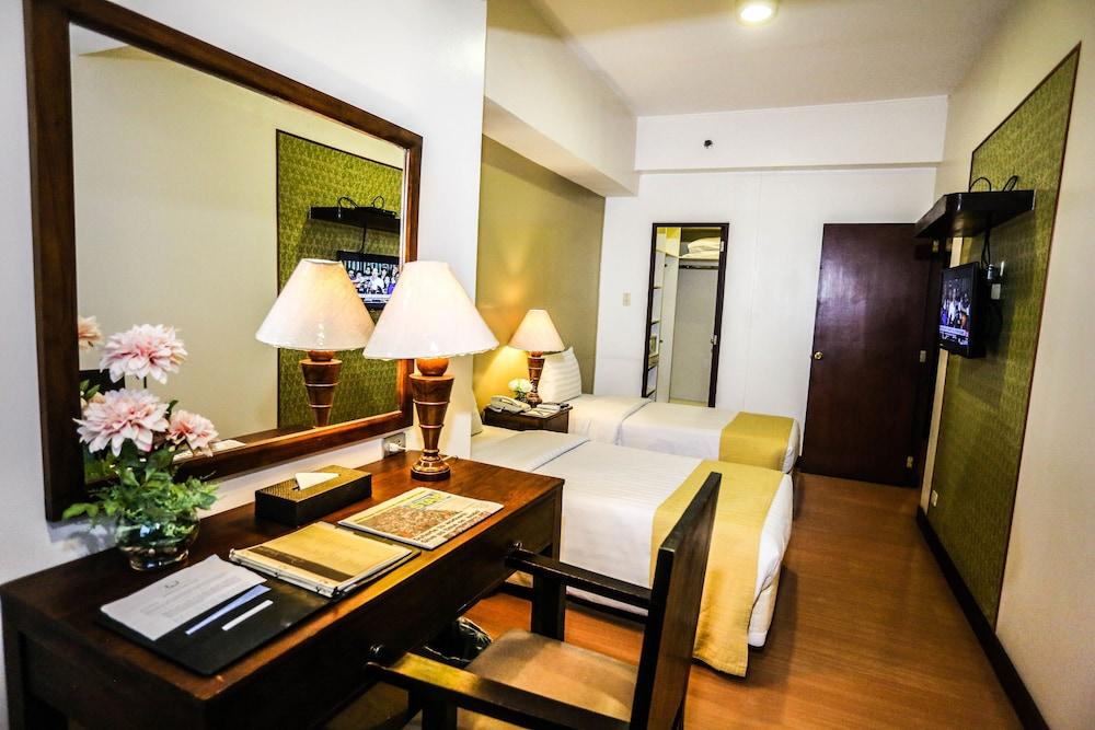 The Malayan Plaza Hotel Pasig City Dış mekan fotoğraf