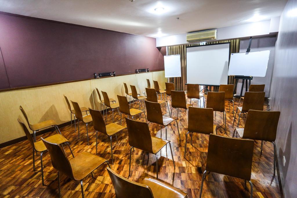 The Malayan Plaza Hotel Pasig City Dış mekan fotoğraf
