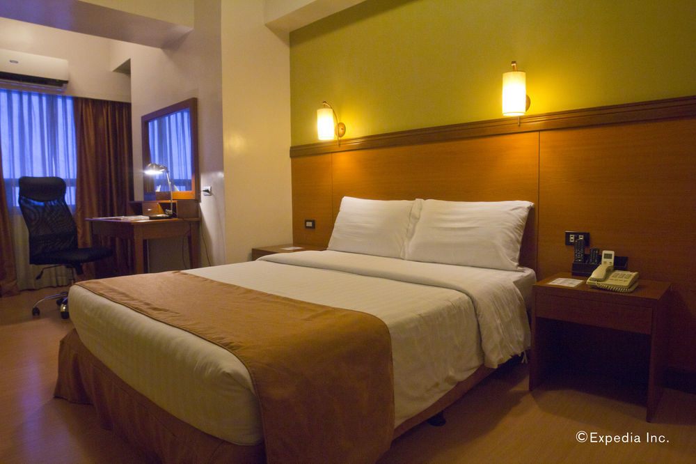 The Malayan Plaza Hotel Pasig City Dış mekan fotoğraf